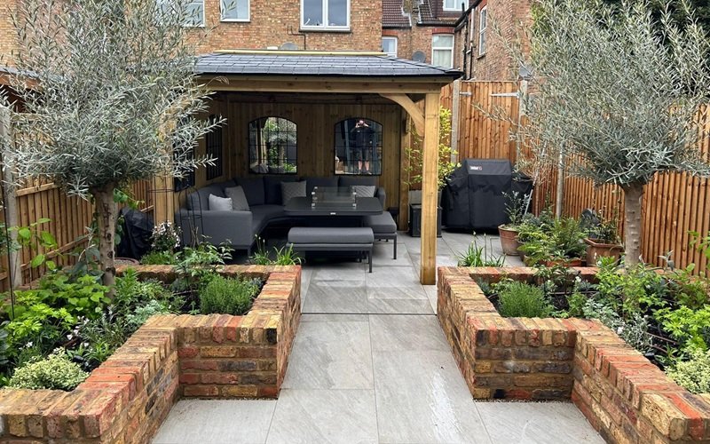 Brickwork planters by Kiwi Landscapes